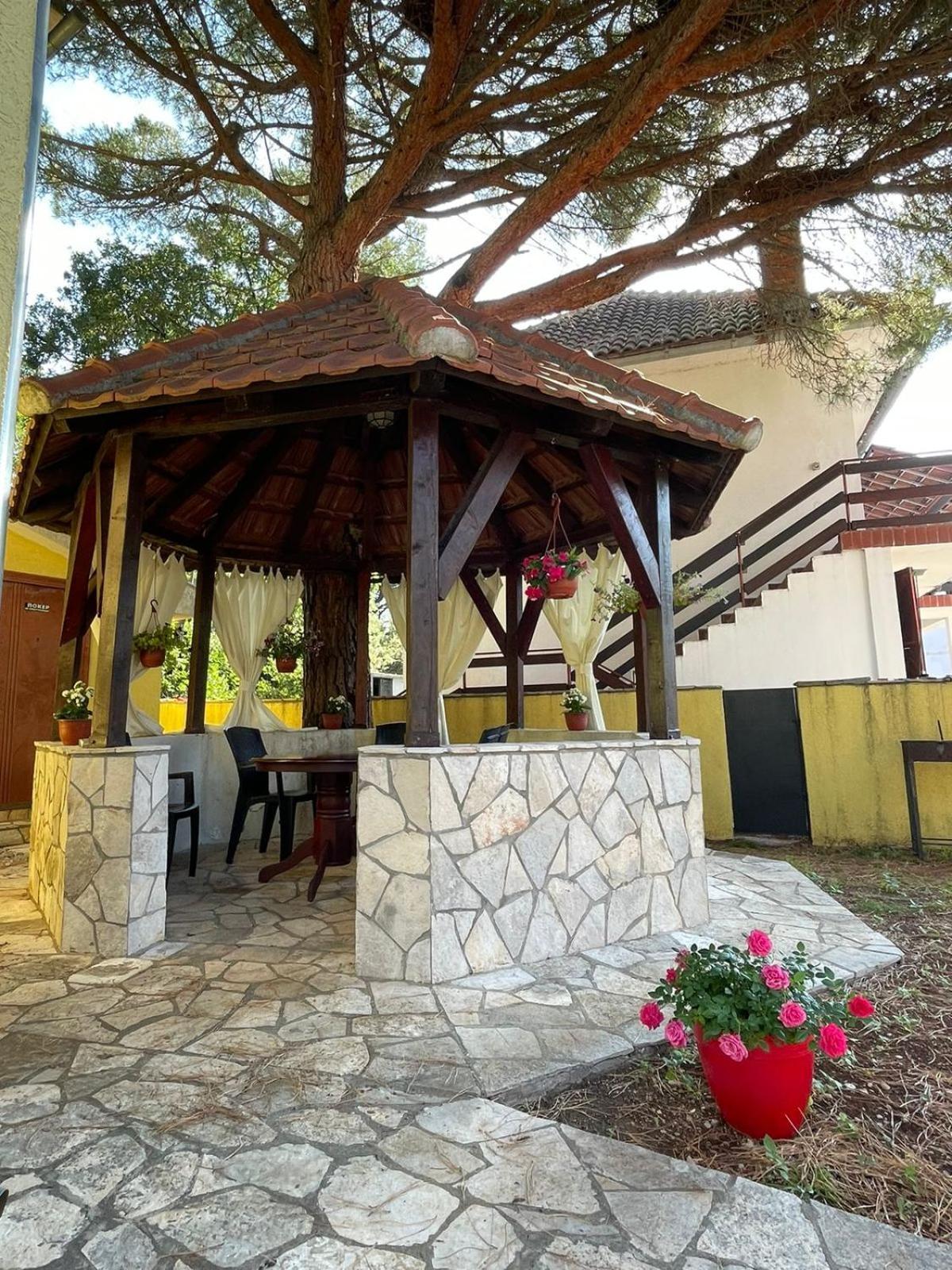 Apartments Villa-G Lustica Τίβατ Εξωτερικό φωτογραφία