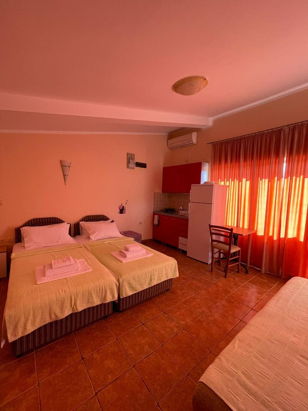 Apartments Villa-G Lustica Τίβατ Εξωτερικό φωτογραφία