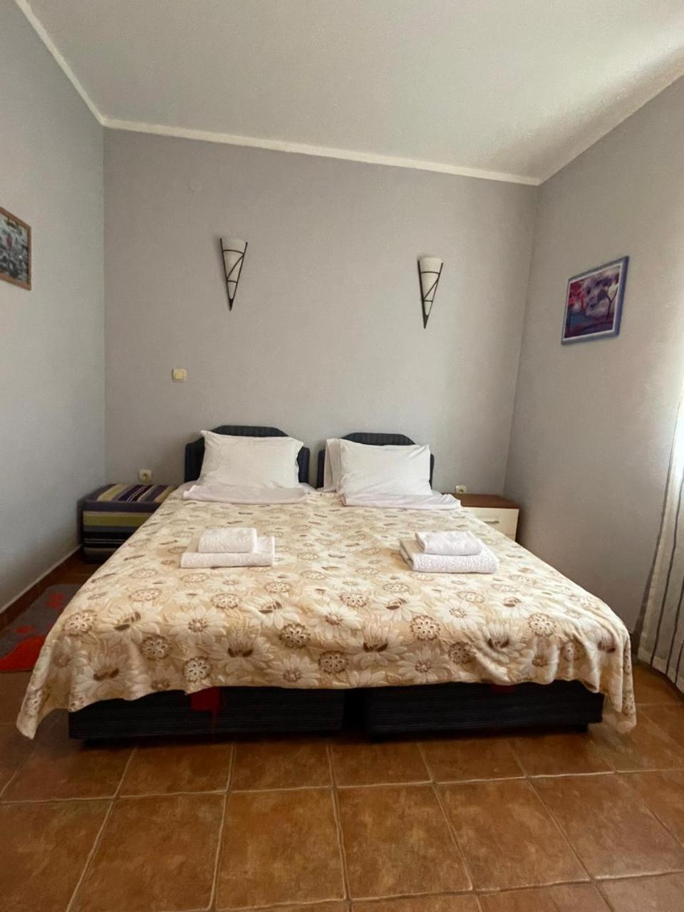 Apartments Villa-G Lustica Τίβατ Εξωτερικό φωτογραφία