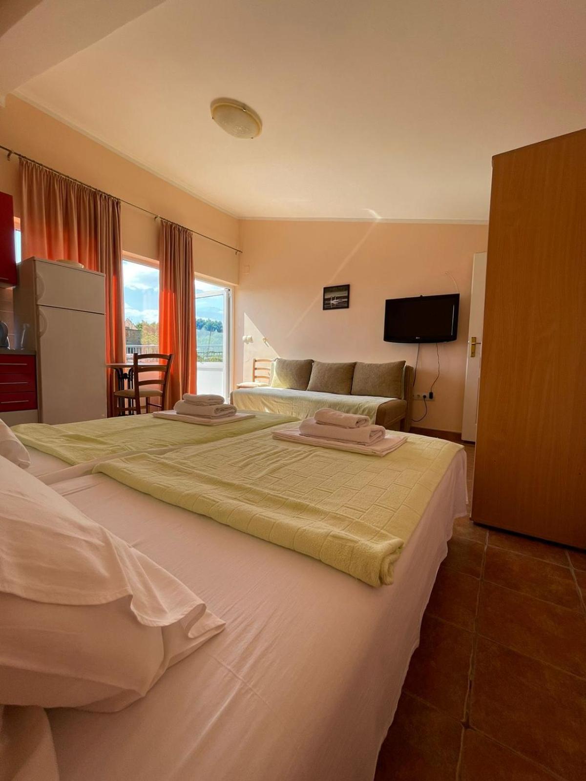 Apartments Villa-G Lustica Τίβατ Εξωτερικό φωτογραφία