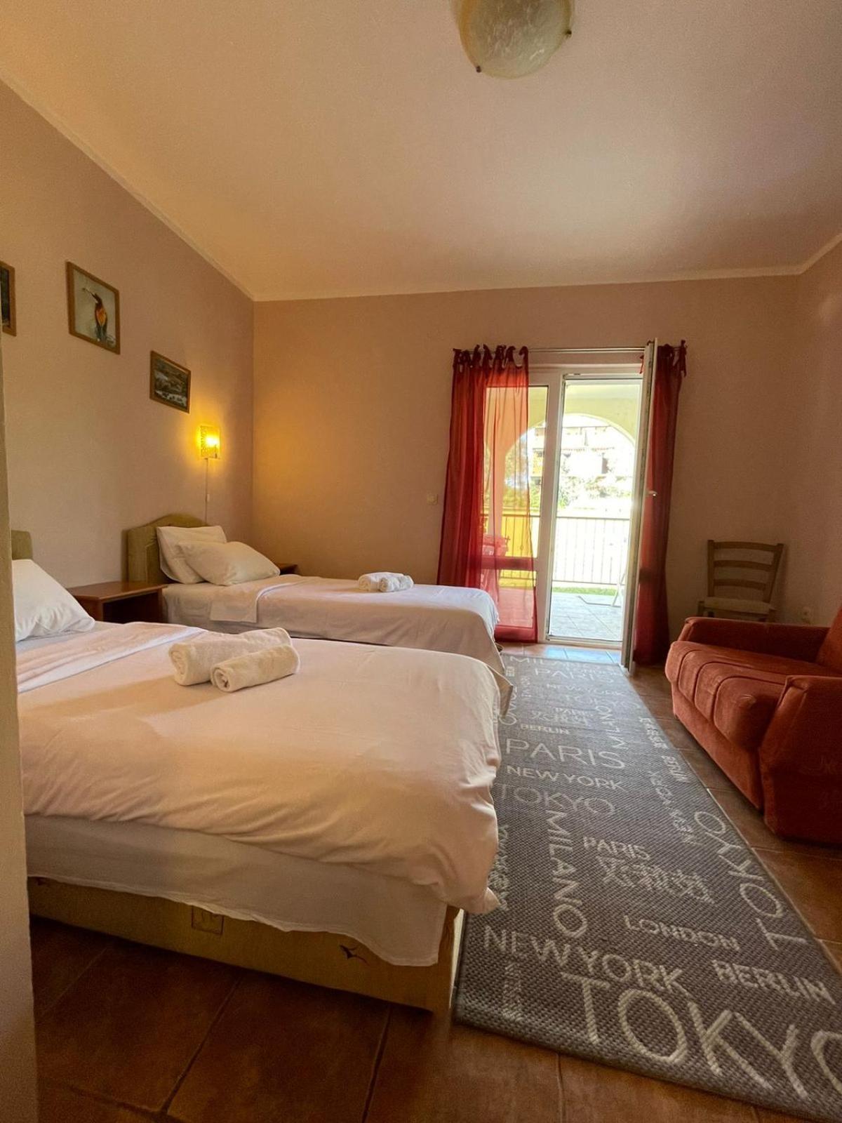 Apartments Villa-G Lustica Τίβατ Εξωτερικό φωτογραφία