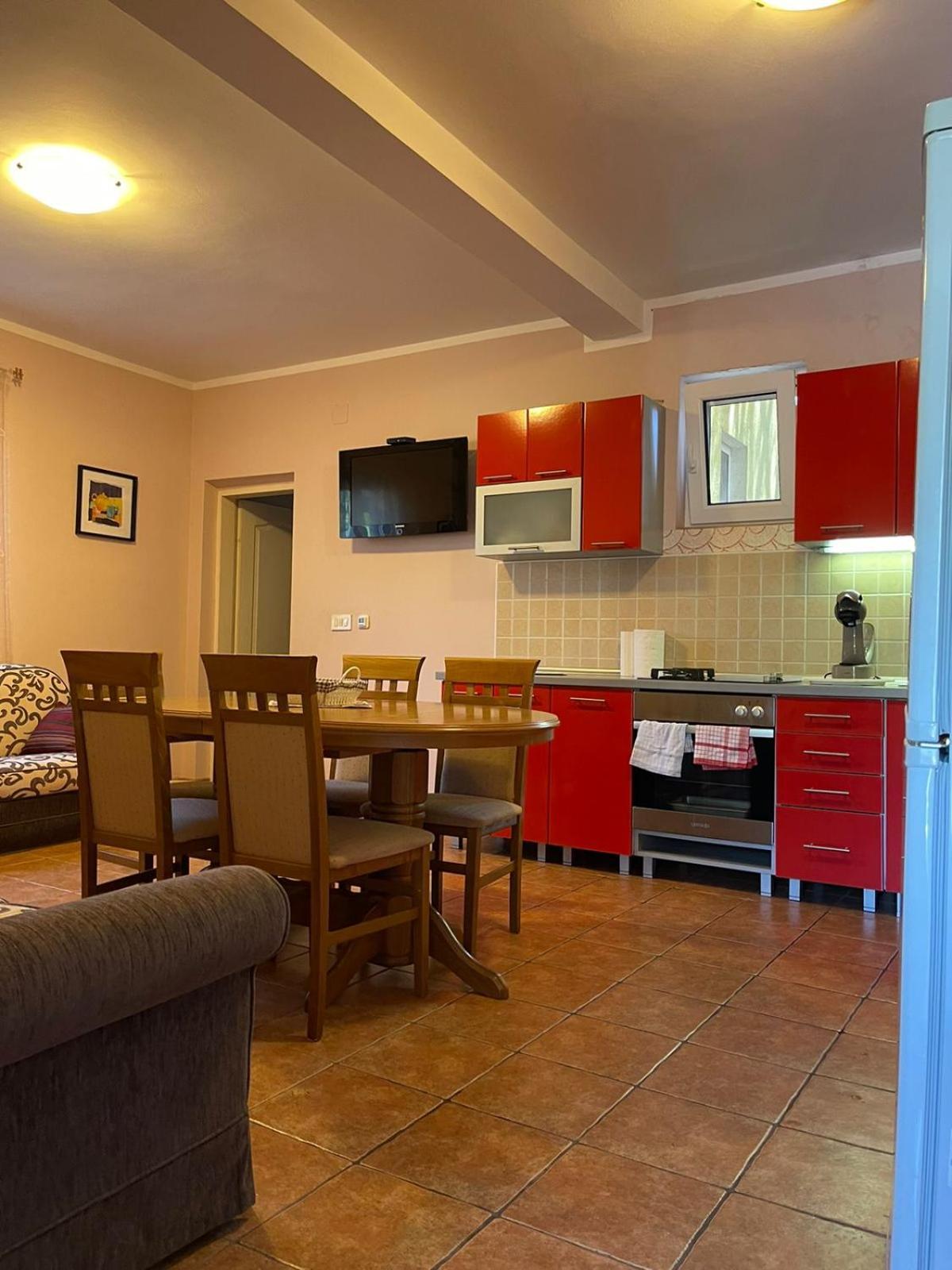 Apartments Villa-G Lustica Τίβατ Εξωτερικό φωτογραφία