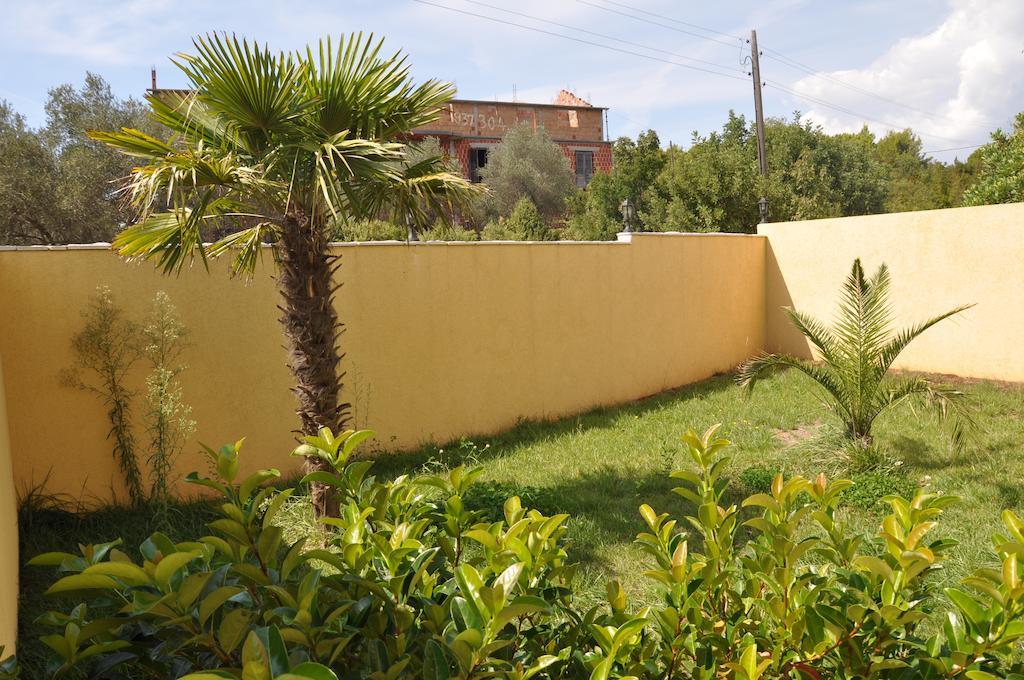 Apartments Villa-G Lustica Τίβατ Εξωτερικό φωτογραφία